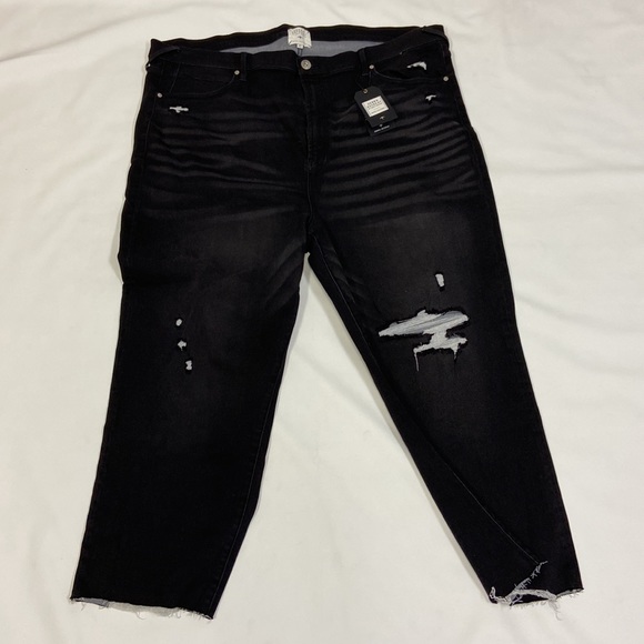 Serra Retreat NWT black distressed cropped jeans. Size 26W women’s comfort jean - Picture 15 of 16